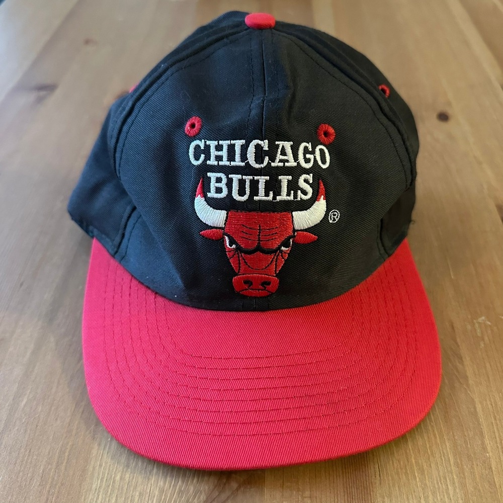 Vintage Chicago Bulls NBA Snapback Hat Competitor Black Red Green Underbrim